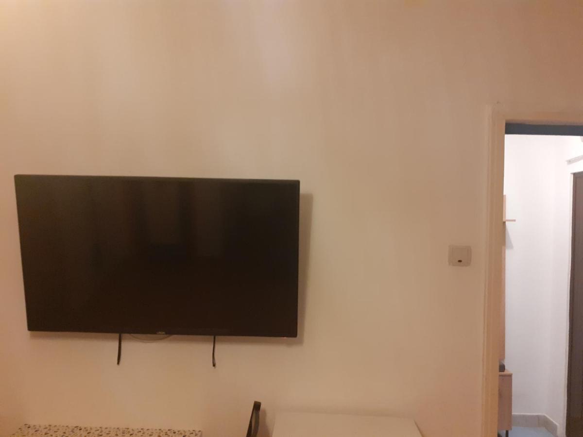 Happy Central Bucharest Acomodation Apartment Exterior foto